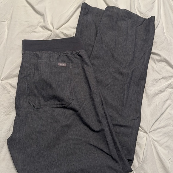 FIGS Livingston graphite scrub pants - Picture 4 of 4